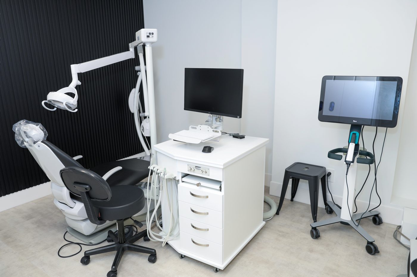 Treatment chair with digital imaging screens